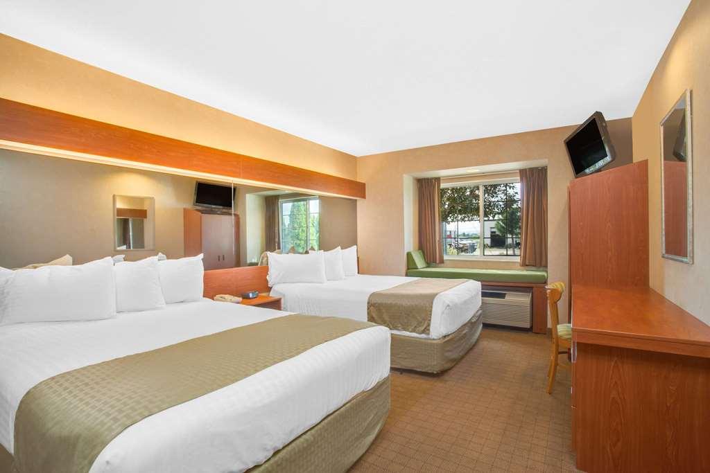 Microtel Inn & Suites Springville Quarto foto